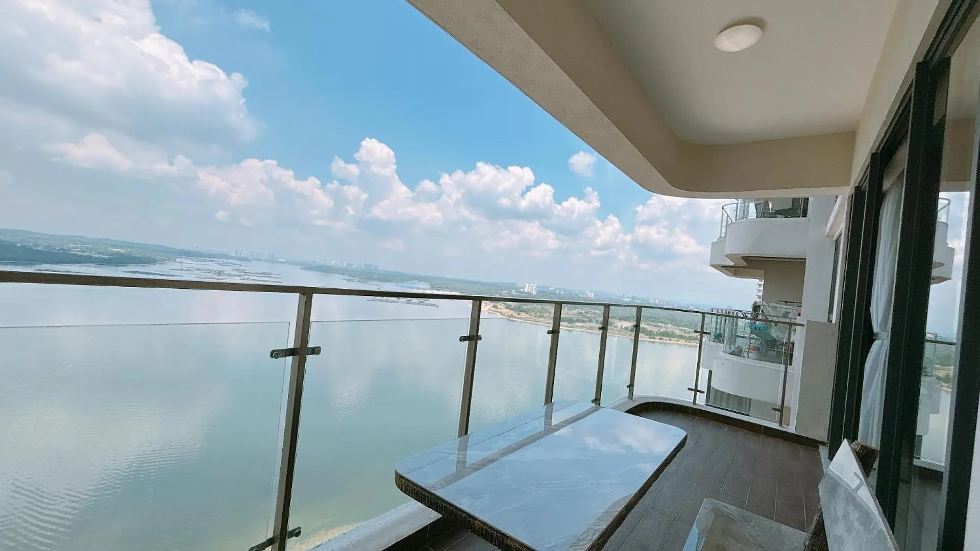 Country Garden Danga Bay By Lions Bay Apartment Johor Bahru